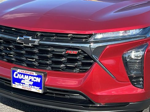 Certified 2024 Chevrolet Trax RS w/ Driver Confidence Package FWD image 9