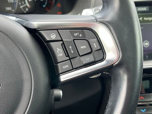 Used 2018 Jaguar F-PACE R-Sport AWD/4WD image 32
