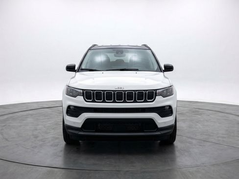 Used 2025 Jeep Compass Limited image 2