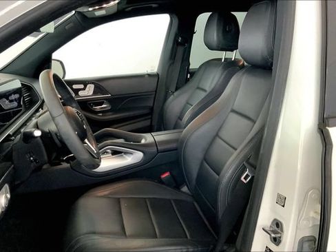 Used 2023 Mercedes-Benz GLS 450 4MATIC image 10