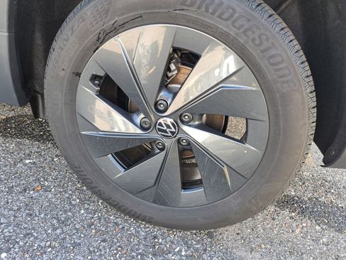 New 2026 Volkswagen Taos S image 24