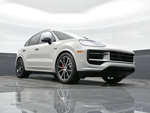 New 2026 Porsche Cayenne S AWD/4WD image 40