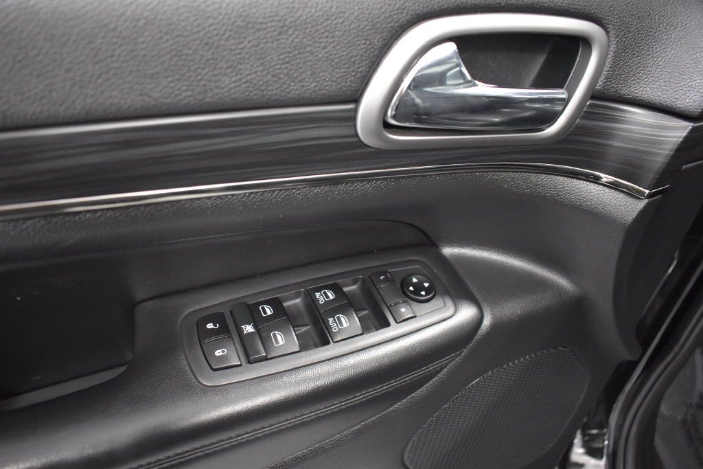 Used 2020 Jeep Grand Cherokee Limited X AWD/4WD image 16