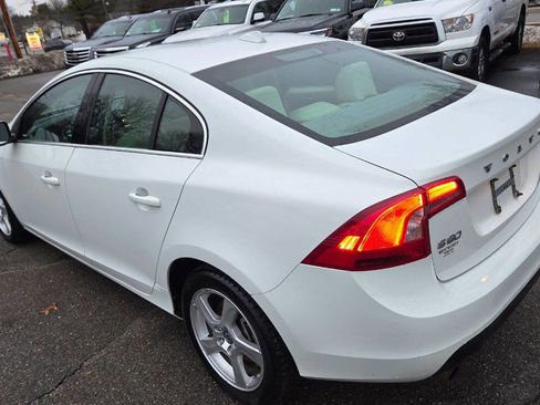 Used 2012 Volvo S60 T5 image 9