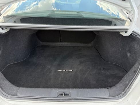Used 2025 Nissan Sentra SR FWD image 23