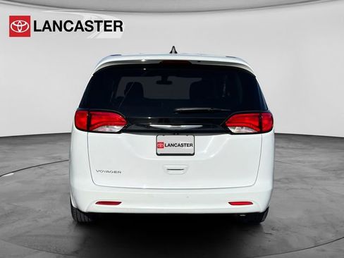 Used 2022 Chrysler Voyager LX FWD image 6