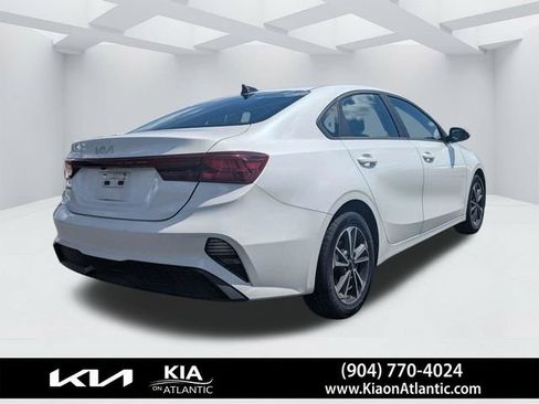 Used 2024 Kia Forte LXS FWD image 3