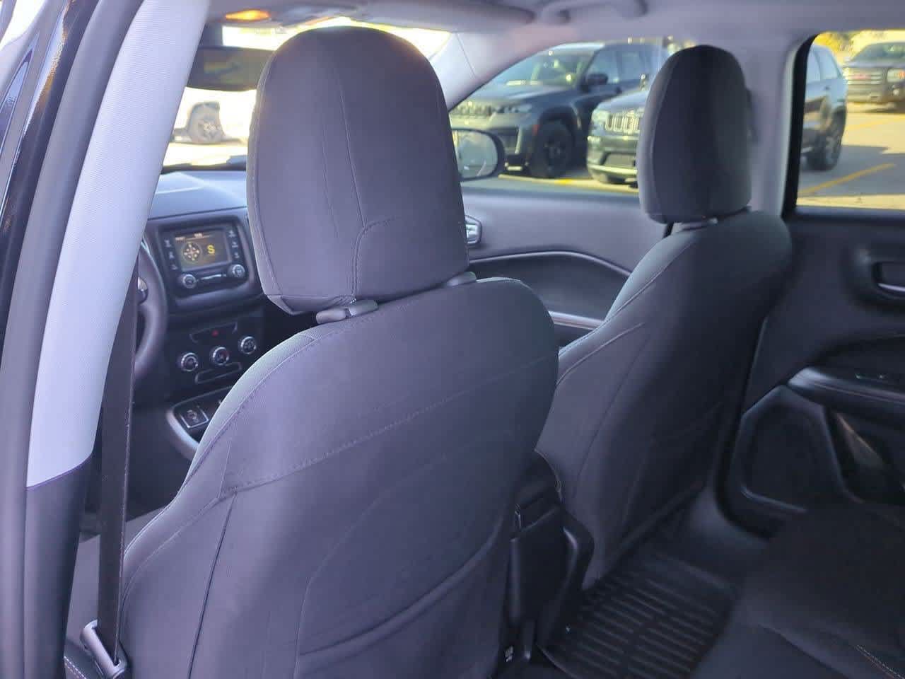 Used 2018 Jeep Compass Sport FWD image 16