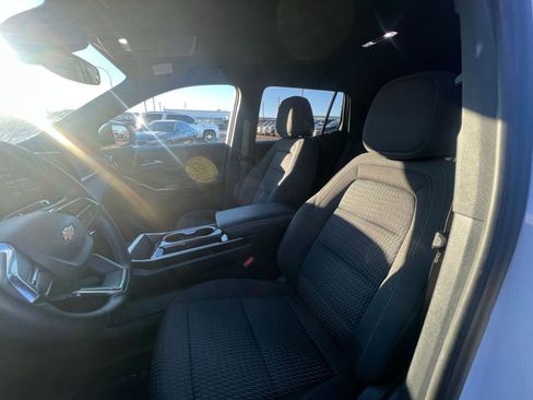 Used 2025 Chevrolet Equinox LT image 36