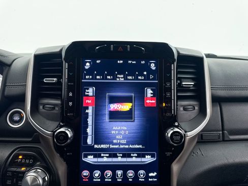 Used 2020 RAM 1500 Laramie AWD/4WD image 20