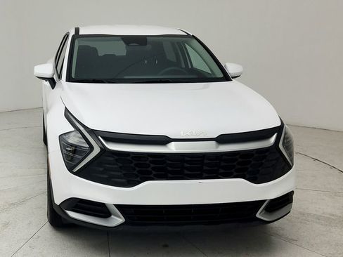 Used 2025 Kia Sportage LX image 2