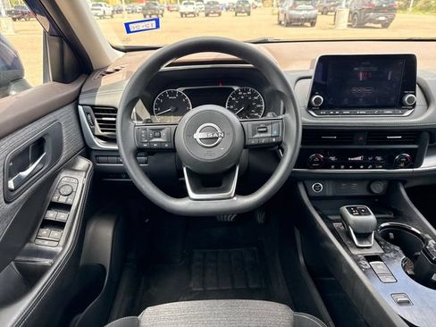 Certified 2023 Nissan Rogue SV FWD image 14