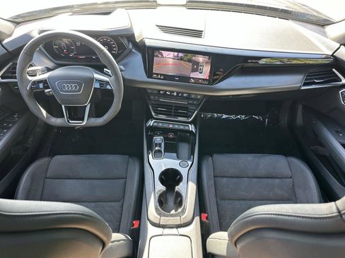 Used 2022 Audi e-tron GT Prestige w/ Prestige Package image 10