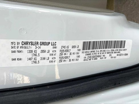 Used 2014 Chrysler Town & Country Touring image 33