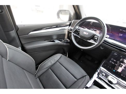 New 2026 Cadillac Escalade ESV Sport w/ Touring Package AWD/4WD image 8