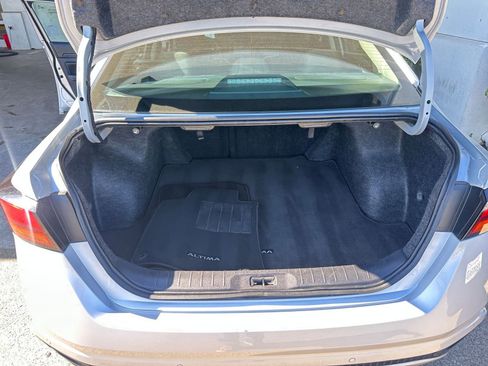 Used 2024 Nissan Altima 2.5 SV image 31