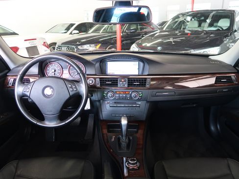 Used 2011 BMW 328i xDrive Sedan AWD/4WD image 11