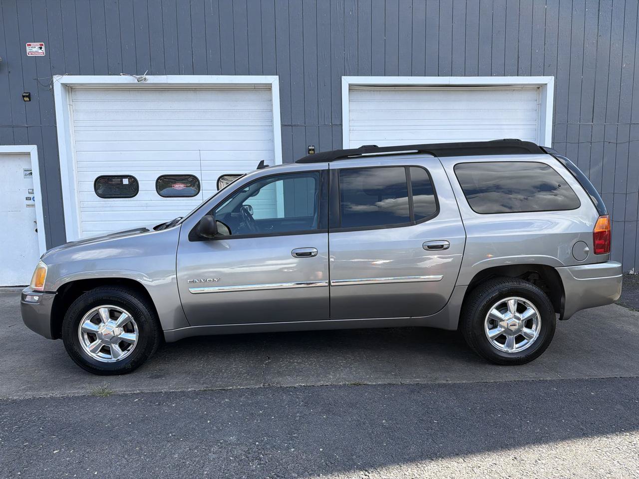 Used 2006 GMC Envoy XL 4WD image 7