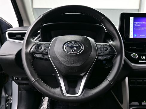 Used 2024 Toyota Corolla Cross LE image 23