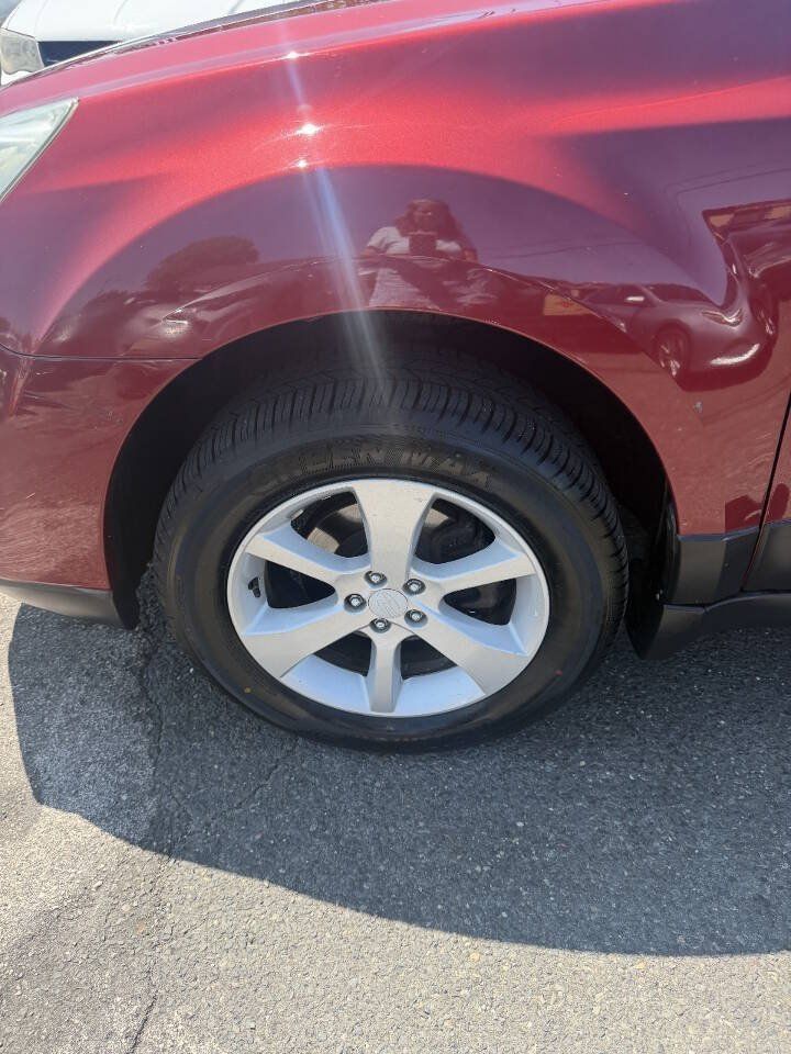 Used 2014 Subaru Outback 2.5i Premium AWD/4WD image 10
