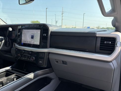 Used 2023 Ford F350 XLT w/ XLT Premium Package AWD/4WD image 17