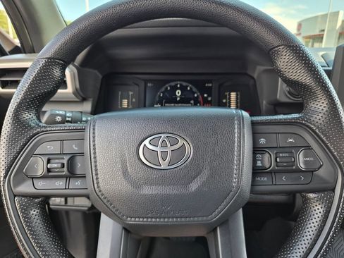 Certified 2025 Toyota Tacoma SR5 AWD/4WD image 23