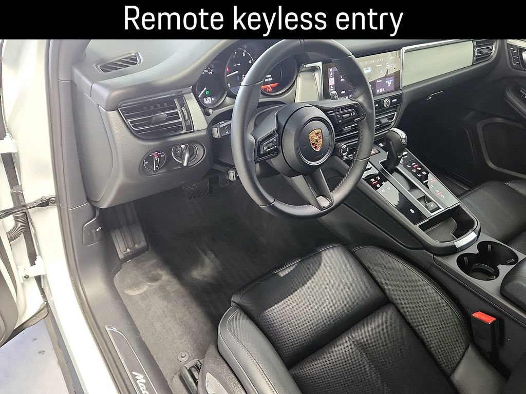 Used 2026 Porsche Macan AWD/4WD image 4