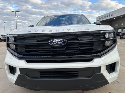 New 2025 Ford Expedition Max Active image 2