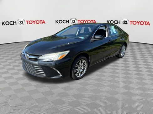 Used 2015 Toyota Camry LE FWD image 3
