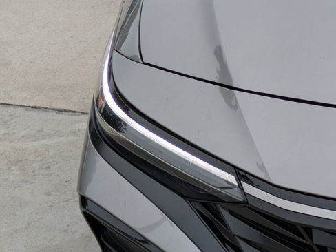 Certified 2024 Hyundai Elantra Limited image 7