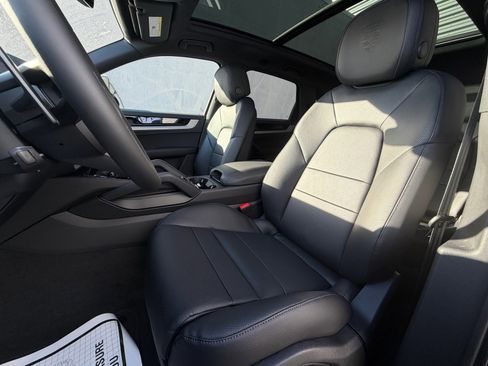 New 2026 Porsche Cayenne image 9