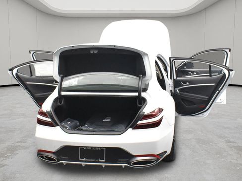 Used 2025 Genesis G70 2.5T RWD image 16