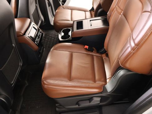 Used 2025 Lincoln Aviator Reserve w/ Jet Appearance Package AWD/4WD image 13