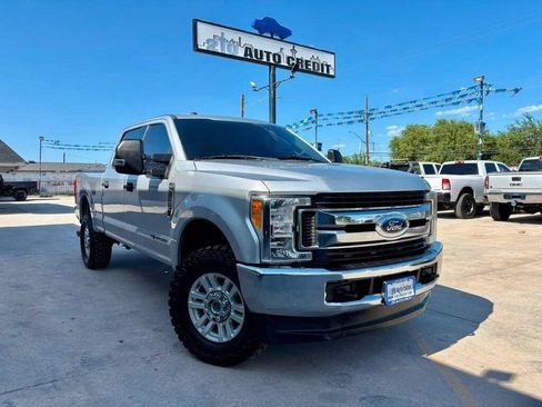 Used 2017 Ford F250 XLT w/ Camper Package AWD/4WD image 1