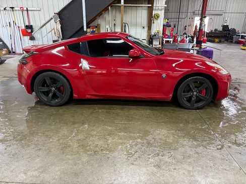 Used 2015 Nissan 370Z Coupe RWD image 2