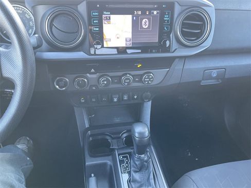 Used 2019 Toyota Tacoma TRD Off-Road image 18