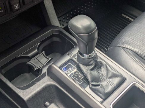 Used 2020 Toyota Tacoma TRD Off-Road w/ TRD Premium Off Road Package image 33