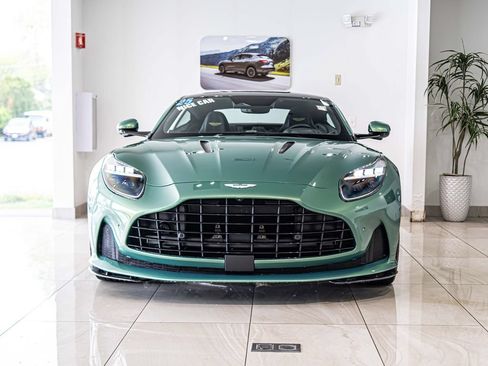 Used 2025 Aston Martin DB12 Coupe RWD image 2