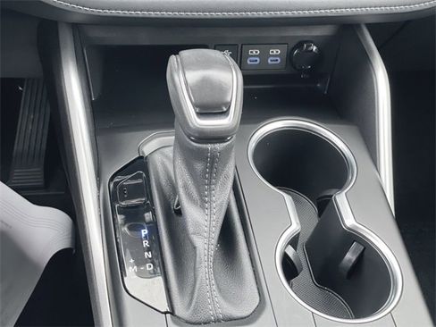 Used 2022 Toyota Highlander LE image 15