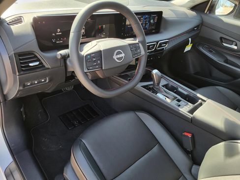 New 2026 Nissan Sentra SR w/ SR Premium Package FWD image 19