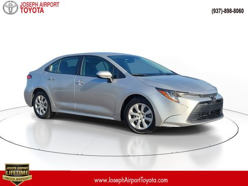 Used 2024 Toyota Corolla LE FWD image 1