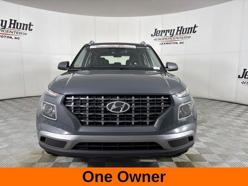 Used 2025 Hyundai Venue SEL FWD image 4