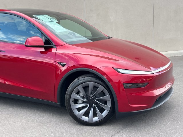 Used 2026 Tesla Model Y Long Range AWD/4WD image 2