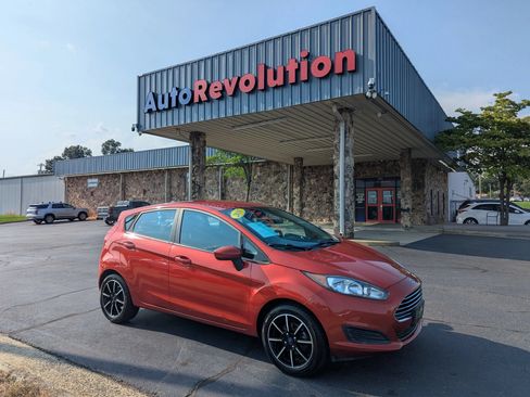 Used 2019 Ford Fiesta SE FWD image 1