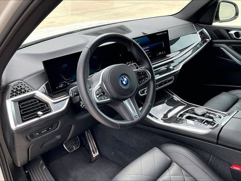 Used 2025 BMW X5 xDrive50e w/ M Sport Package image 14