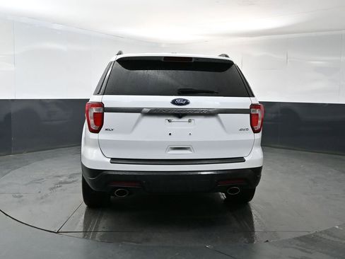 Used 2019 Ford Explorer XLT w/ Equipment Group 202A AWD/4WD image 4