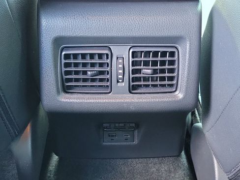 Used 2025 Toyota Camry SE w/ Convenience Package FWD image 11