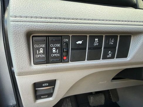 Used 2018 Honda Odyssey EX-L image 49