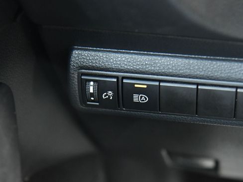 Used 2024 Toyota Corolla LE image 31