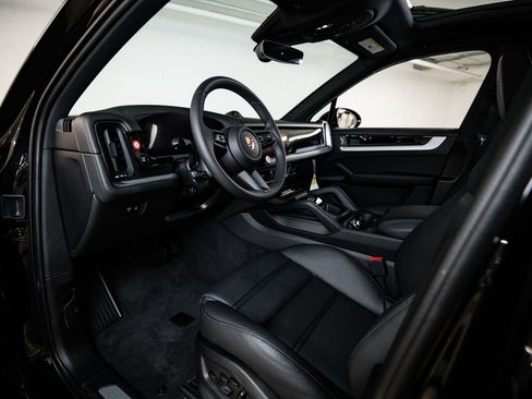 New 2026 Porsche Cayenne AWD/4WD image 4